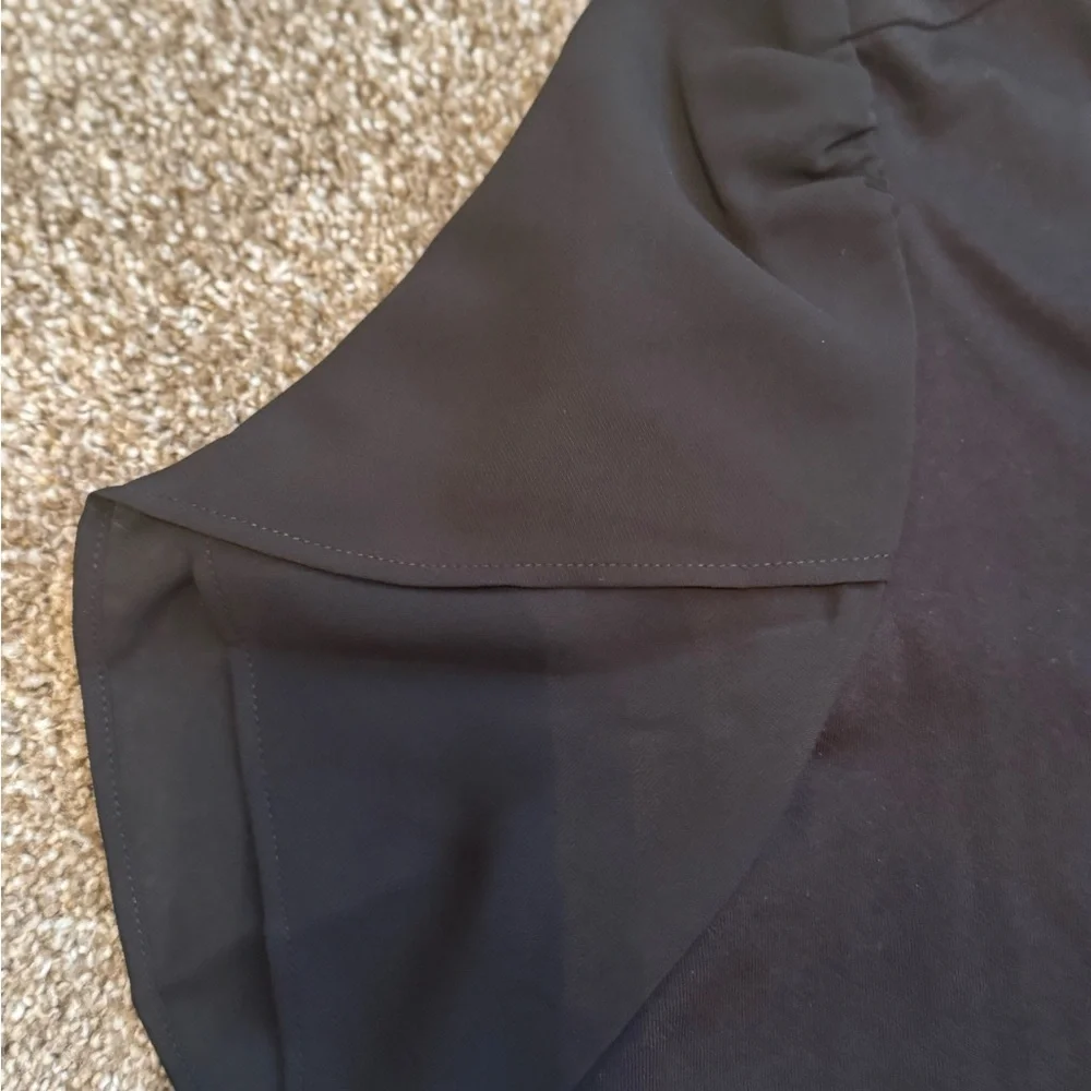 NWT Michael Kors Black Puff Sleeve Round Neck Top Small